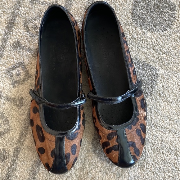 🍎SOLD Cole Haan Nike leopard print pony hair Mary Jane flats 10B Velcro Strap - Picture 2 of 11